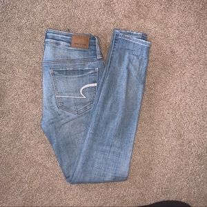 american eagle light wash skinny jeans, size 00